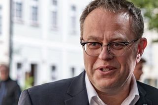 prahain.cz/kultura/obrovska-ostuda-pro-ct-narod-se-postavil-za-vaclava-moravce-26581.html